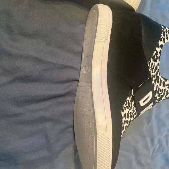 NWOT size 10 suede and stretchy DKNY sneaker booties - Picture 3 of 6